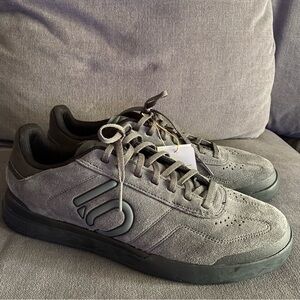 ADIDAS FIVE TEN MEN'S SLEUTH DLX MOUNTAIN BIKE SHOES